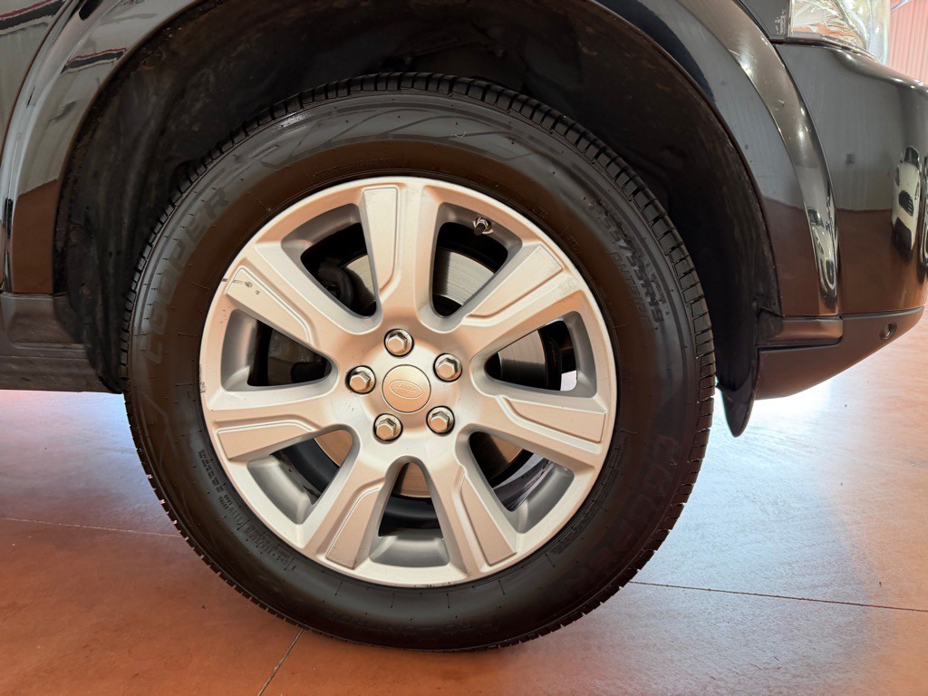 2015 Land Rover LR4 Image 14