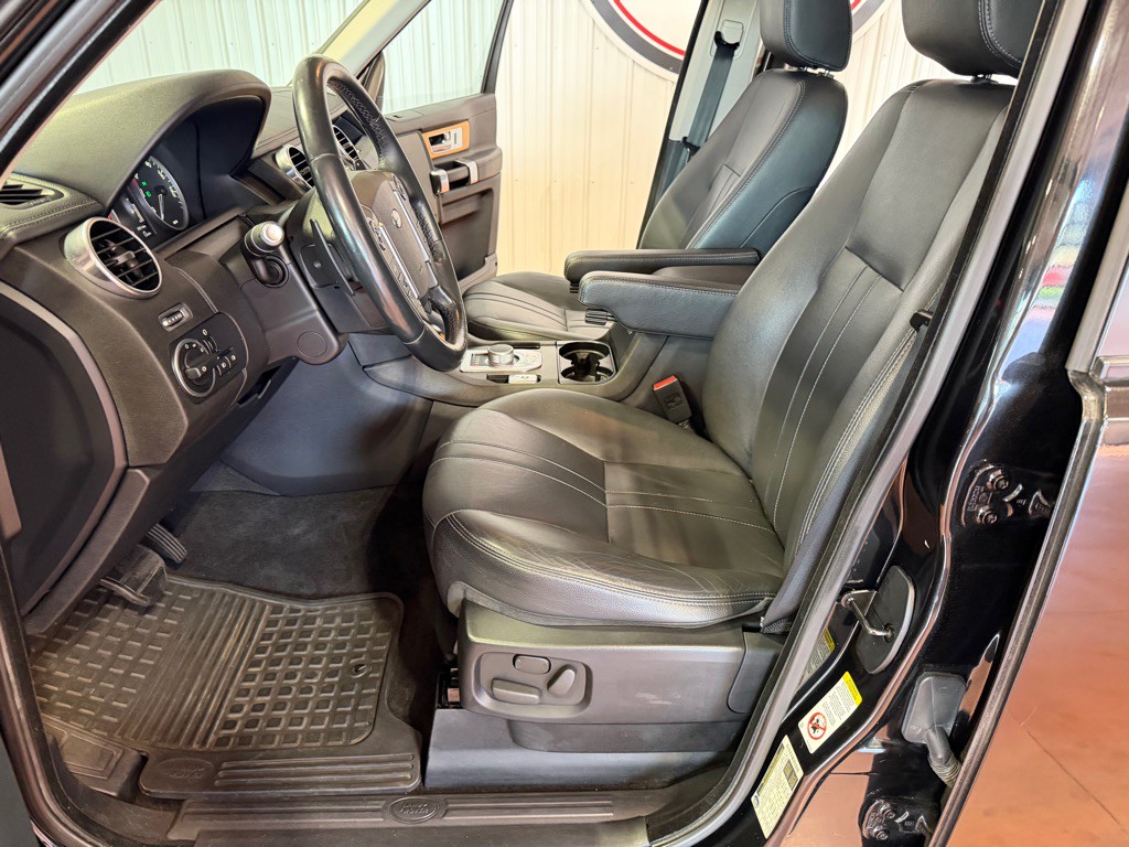 2015 Land Rover LR4 Image 17