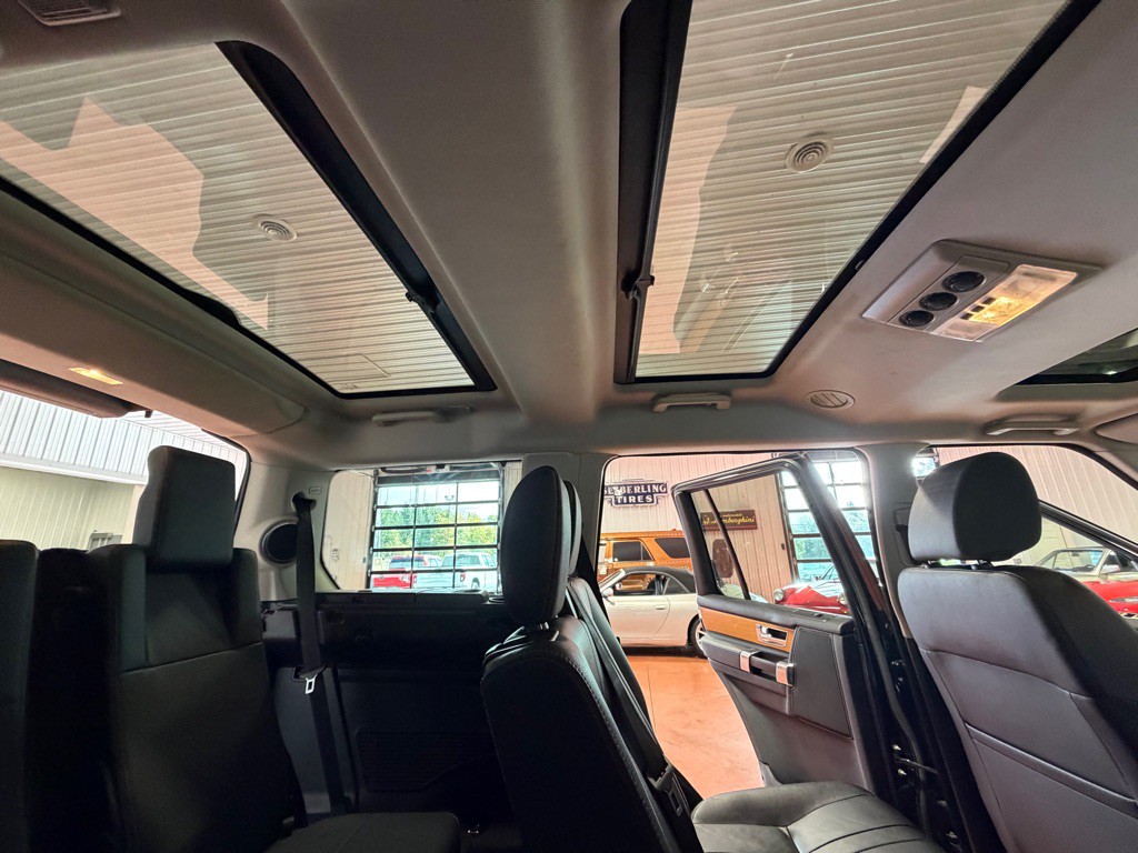 2015 Land Rover LR4 Image 28