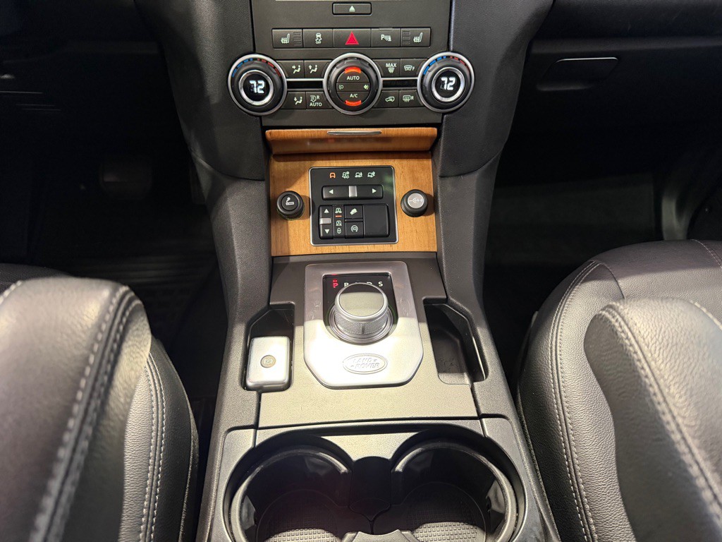2015 Land Rover LR4 Image 34