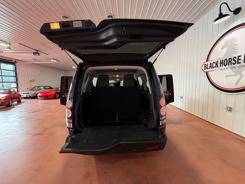 2015 Land Rover LR4 Image 40