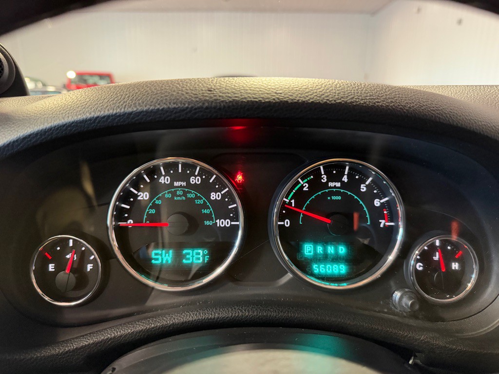 2012 Jeep Wrangler Image 24