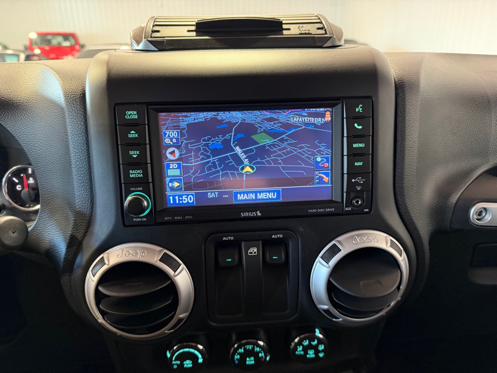 2012 Jeep Wrangler Image 25