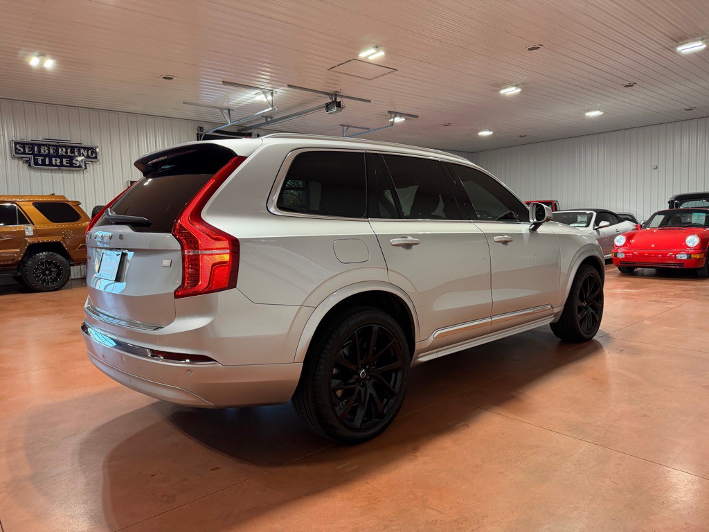 2022 Volvo XC90 Image 7