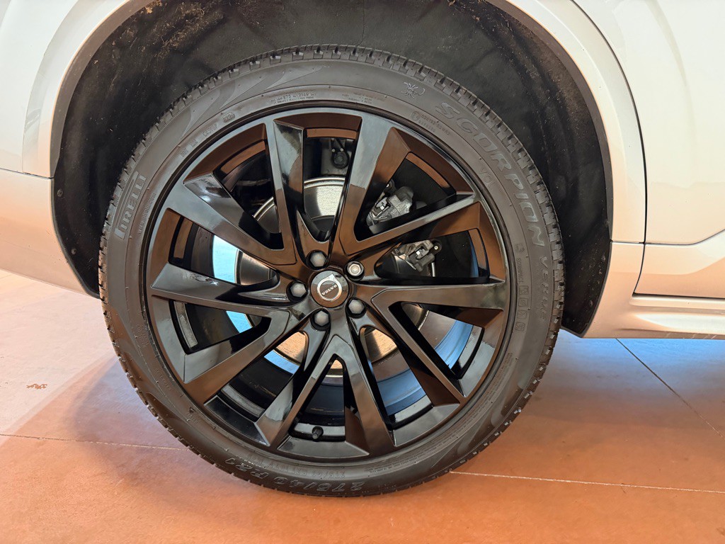 2022 Volvo XC90 Image 13