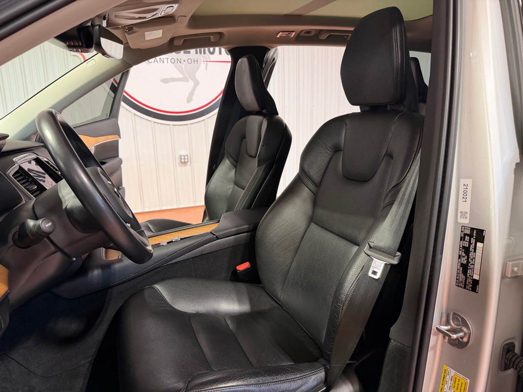 2022 Volvo XC90 Image 16