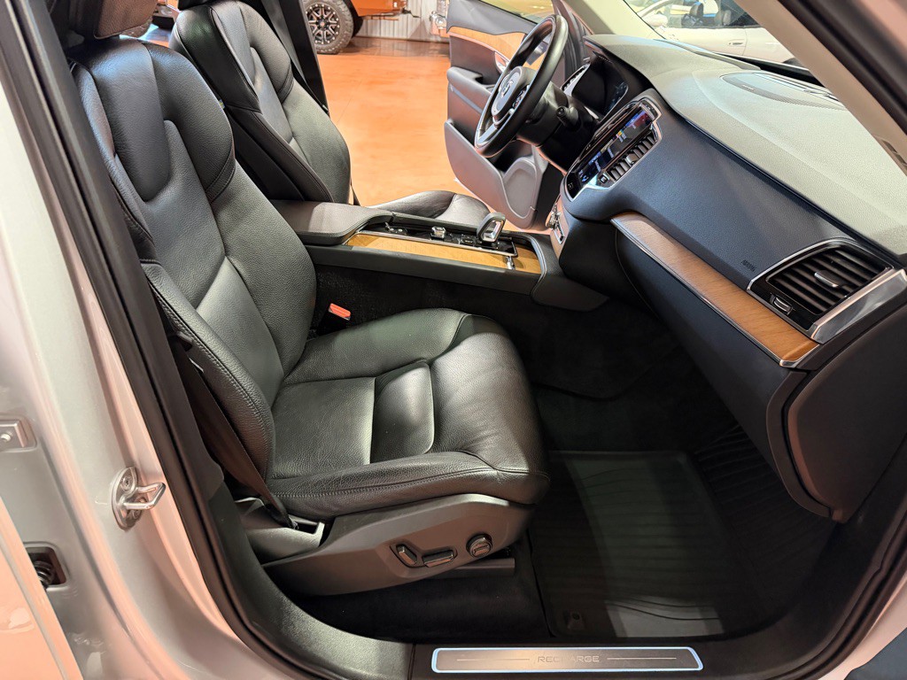 2022 Volvo XC90 Image 22
