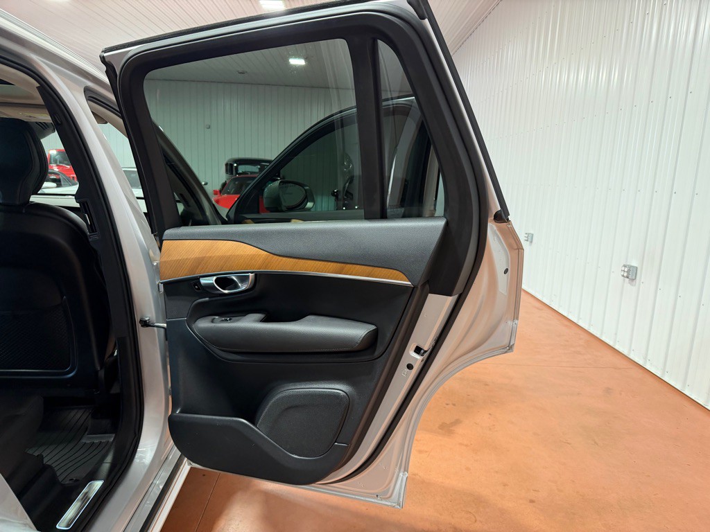 2022 Volvo XC90 Image 24