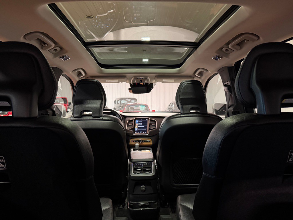 2022 Volvo XC90 Image 34