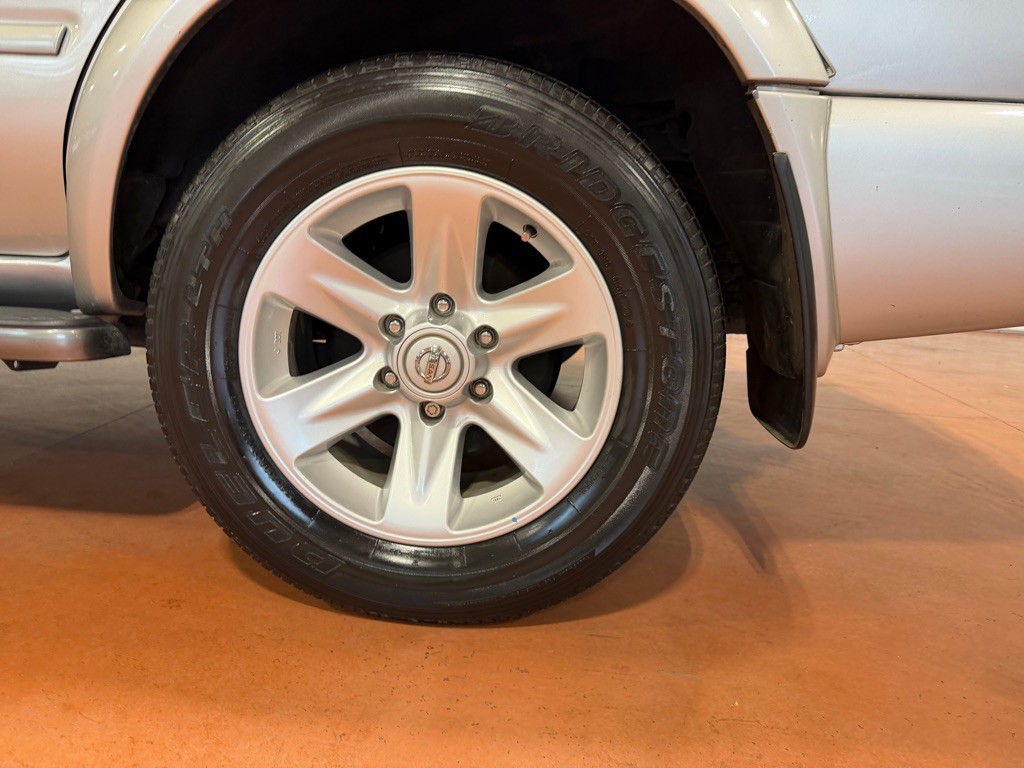 2002 Nissan Pathfinder Image 13