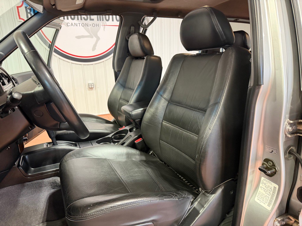 2002 Nissan Pathfinder Image 18