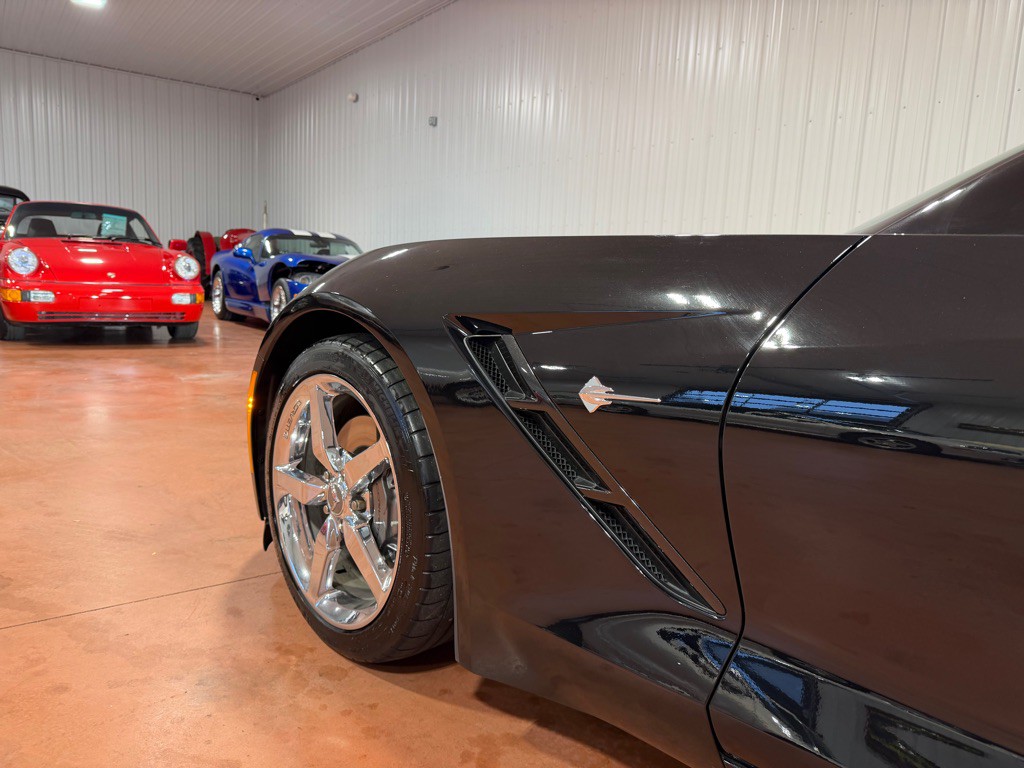 2014 Chevrolet Corvette Image 12