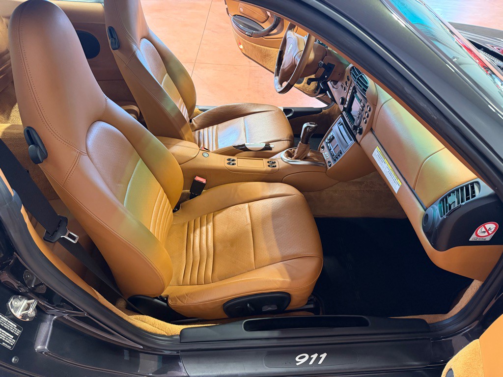 2000 Porsche 911 Image 23