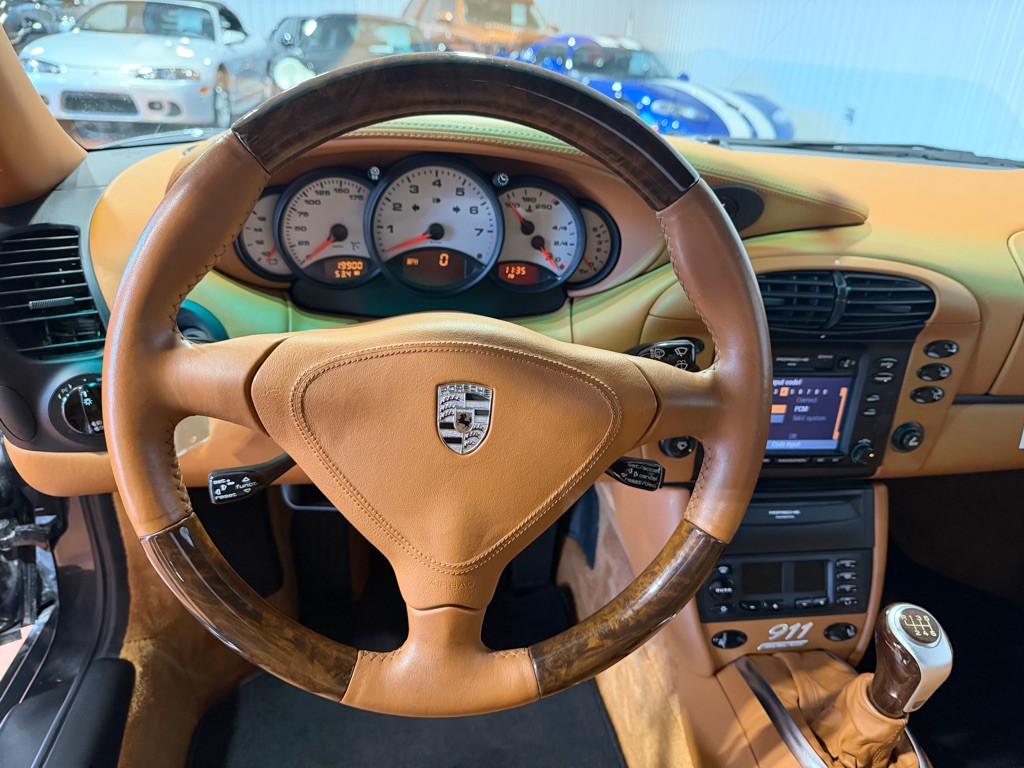 2000 Porsche 911 Image 26