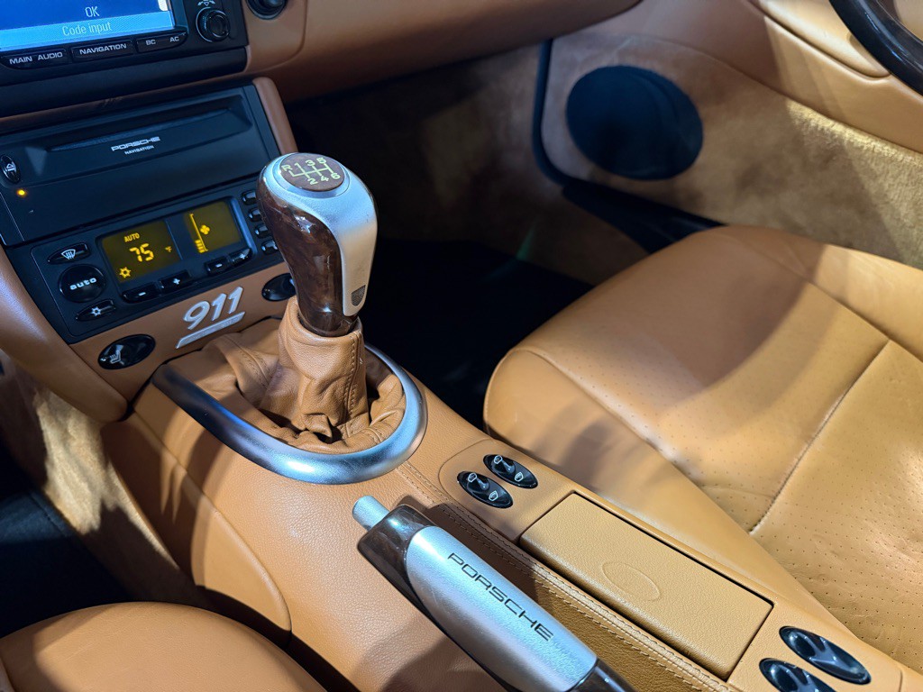 2000 Porsche 911 Image 27