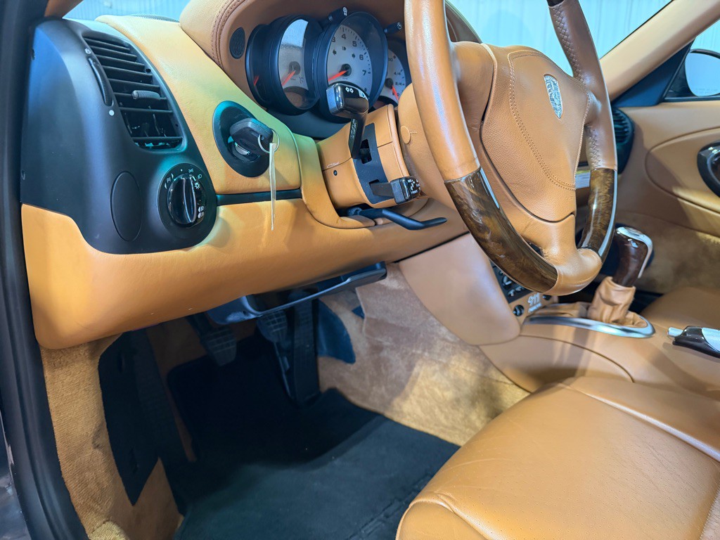 2000 Porsche 911 Image 28