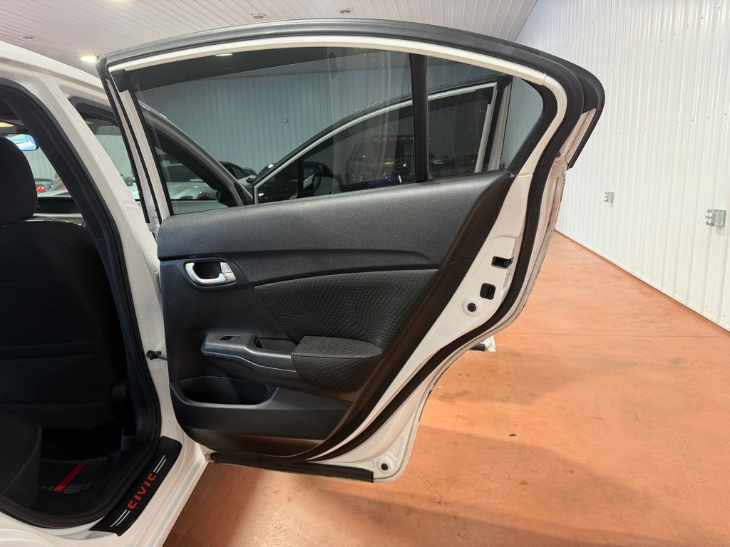 2013 Honda Civic Image 24