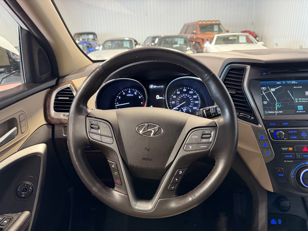 2017 Hyundai Santa Fe Image 26
