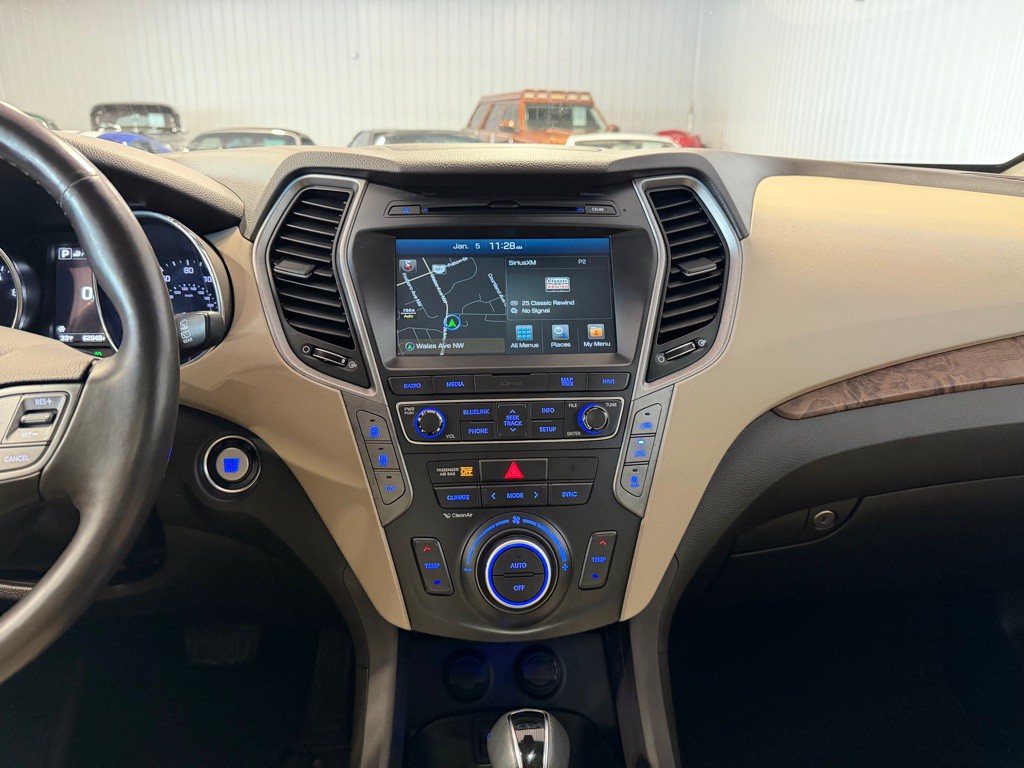 2017 Hyundai Santa Fe Image 28