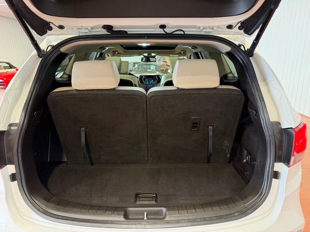 2017 Hyundai Santa Fe Image 34