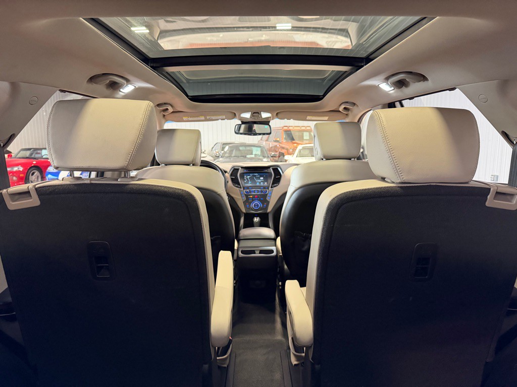 2017 Hyundai Santa Fe Image 36