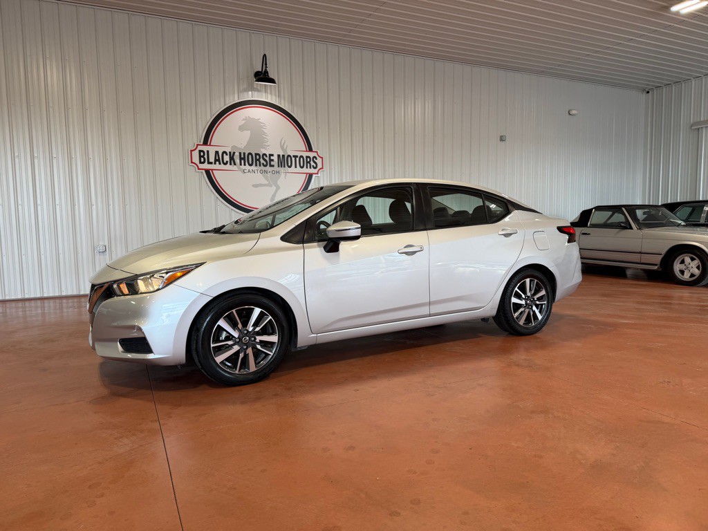 2021 Nissan Versa Image 3