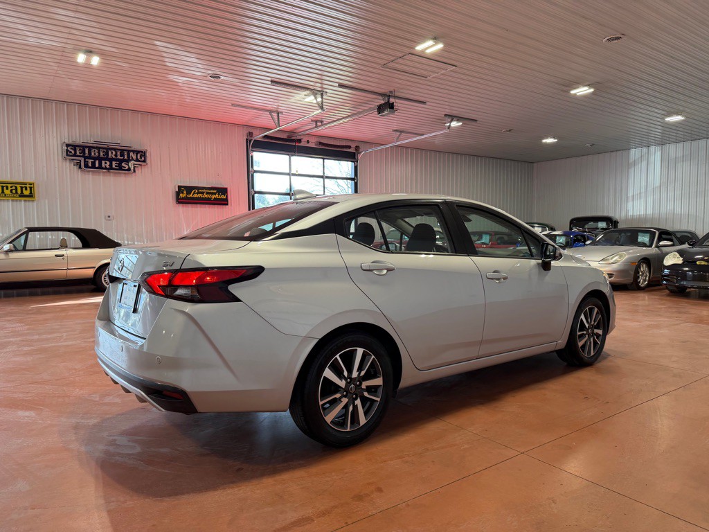 2021 Nissan Versa Image 8