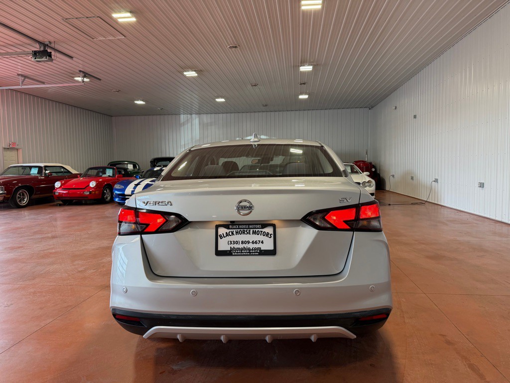 2021 Nissan Versa Image 9