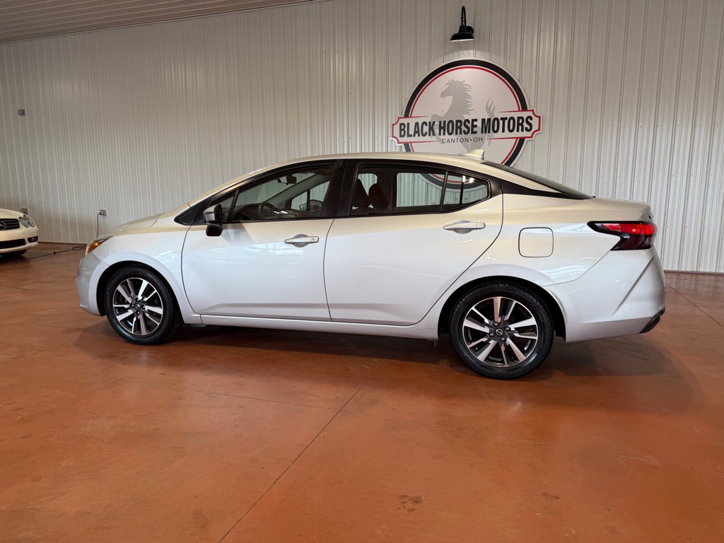 2021 Nissan Versa Image 11