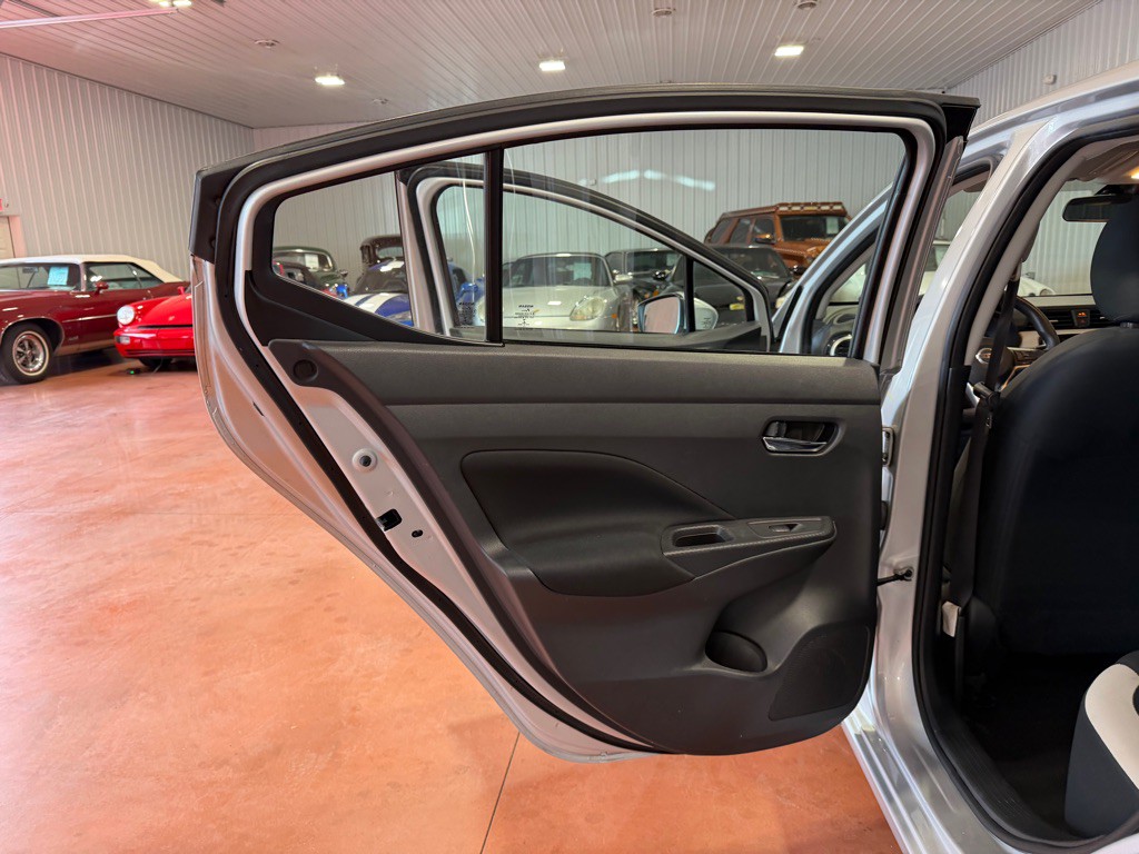 2021 Nissan Versa Image 15