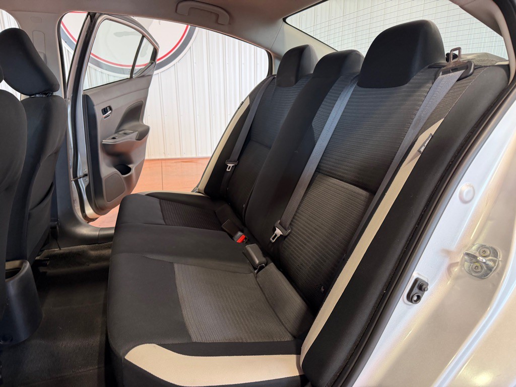 2021 Nissan Versa Image 17