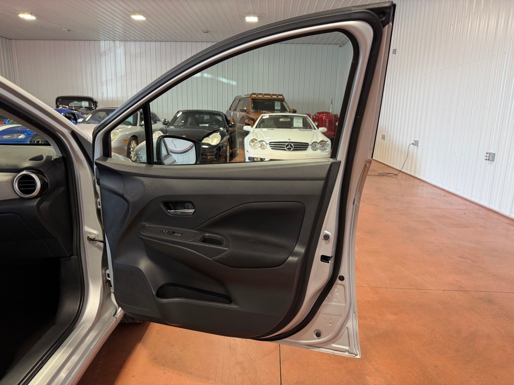 2021 Nissan Versa Image 18