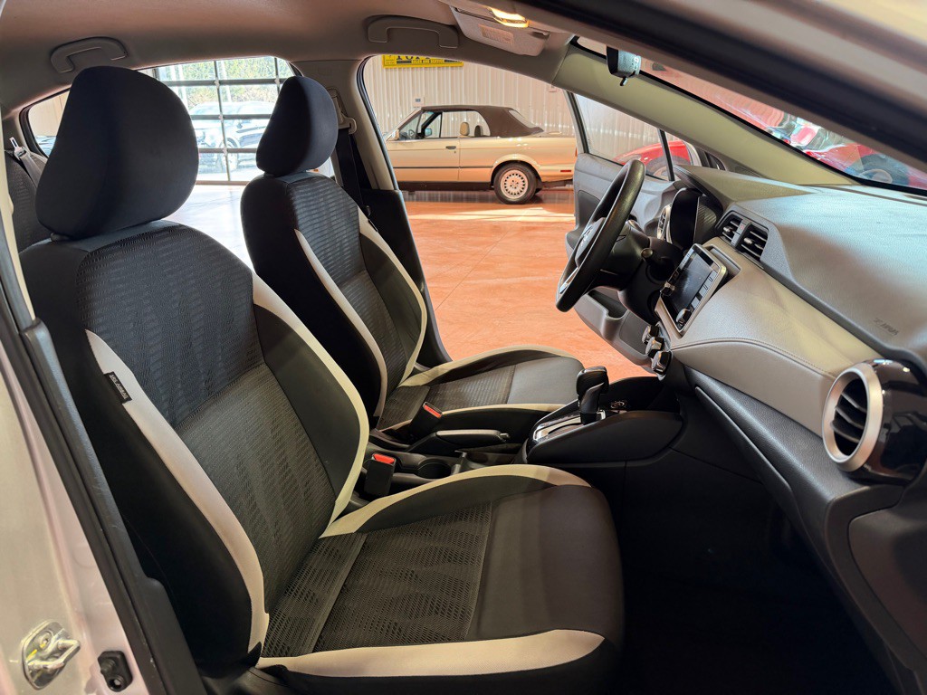 2021 Nissan Versa Image 20