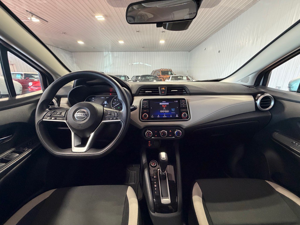 2021 Nissan Versa Image 24