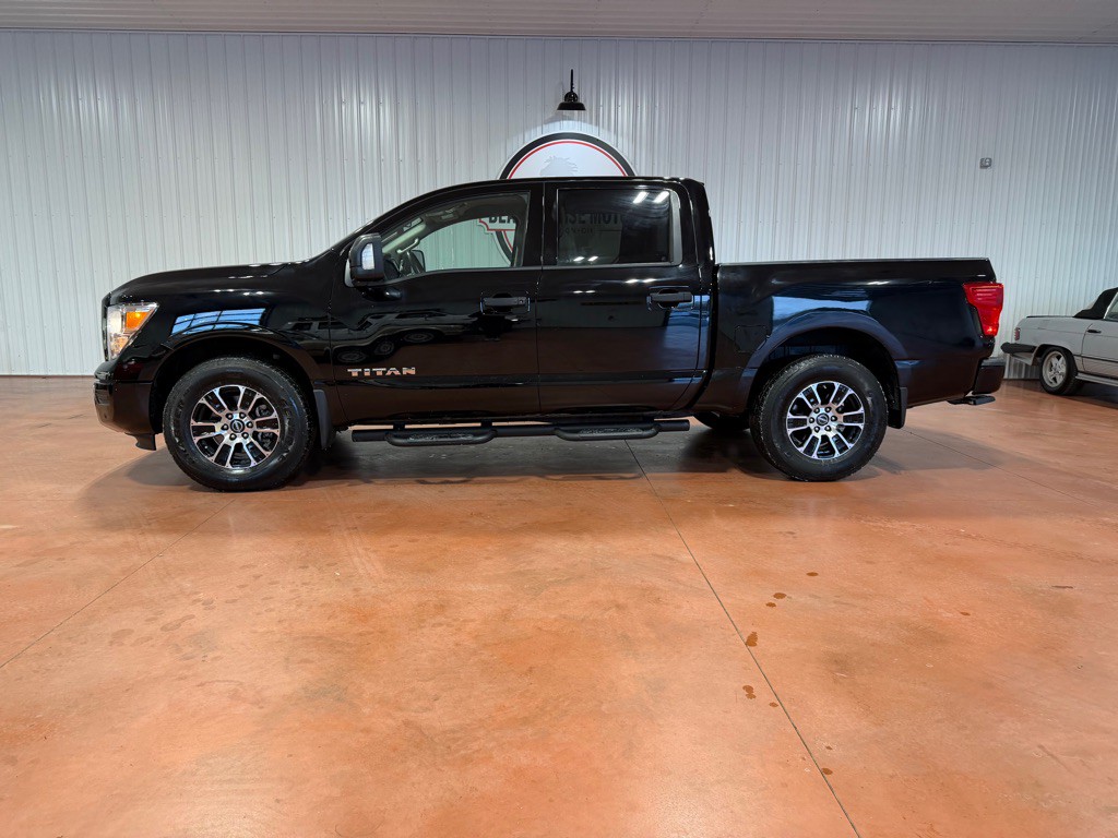 2024 Nissan Titan Image 2