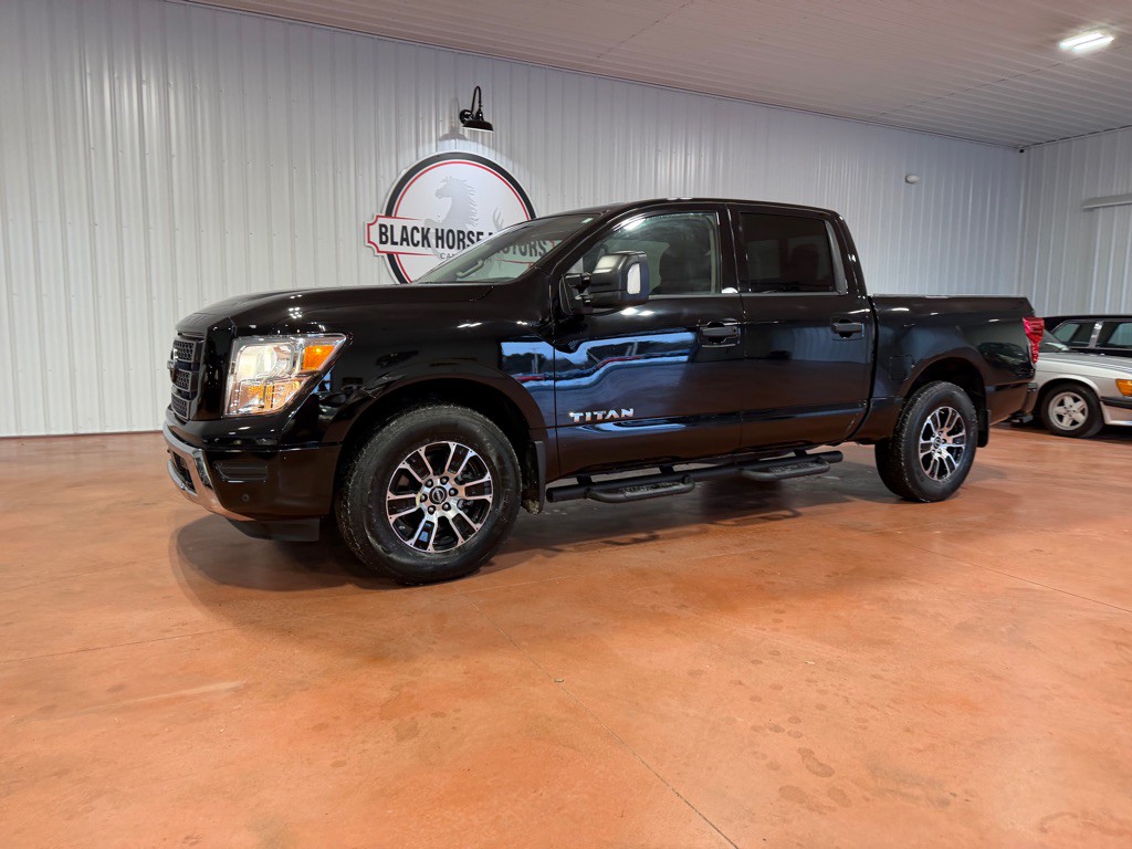 2024 Nissan Titan Image 3