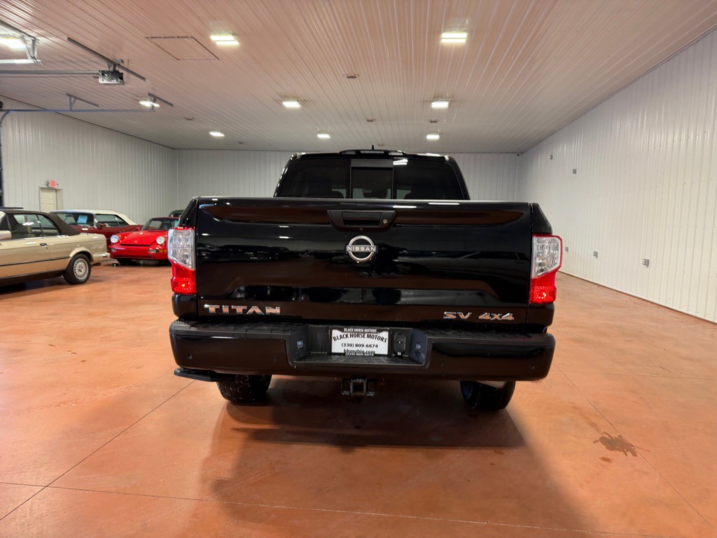 2024 Nissan Titan Image 9