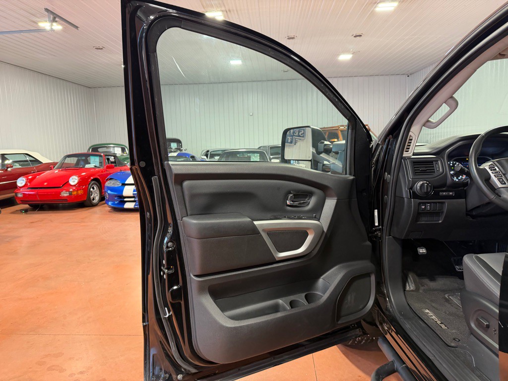 2024 Nissan Titan Image 11