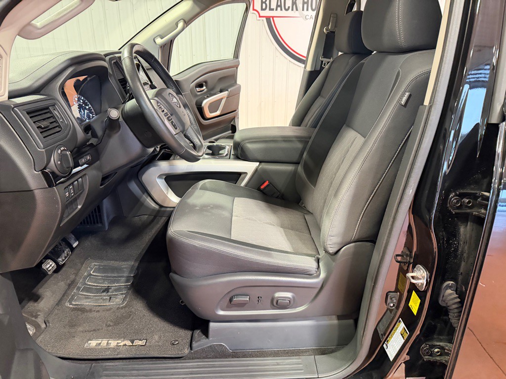 2024 Nissan Titan Image 12