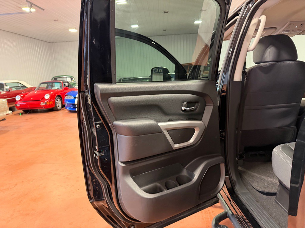 2024 Nissan Titan Image 14