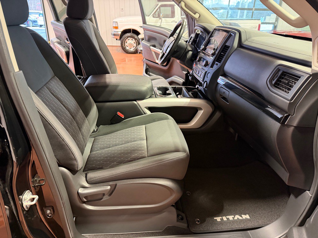 2024 Nissan Titan Image 18
