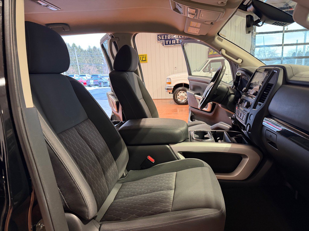2024 Nissan Titan Image 19