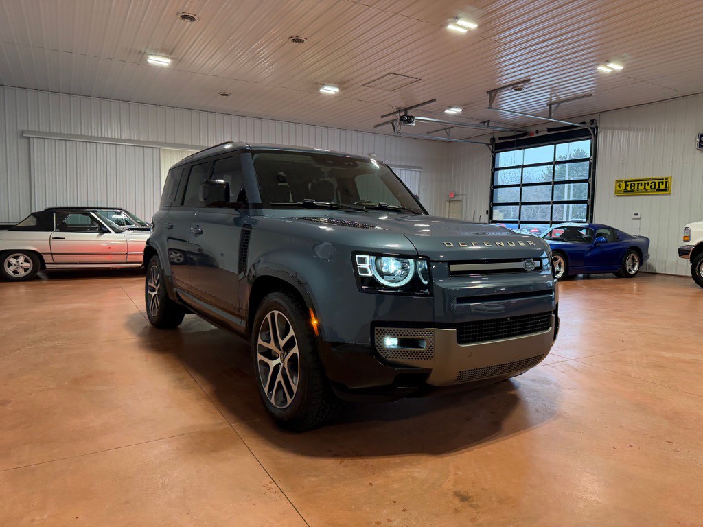 2021 Land Rover Defender Image 6