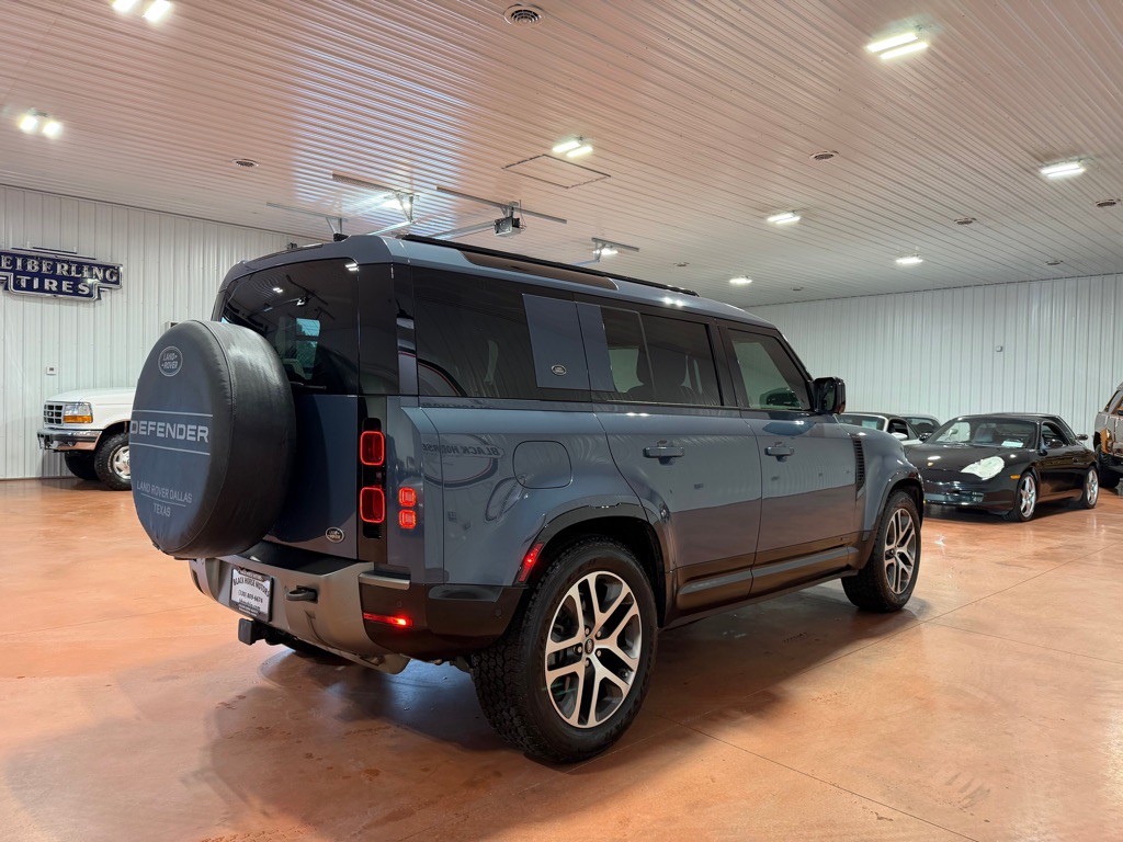 2021 Land Rover Defender Image 8