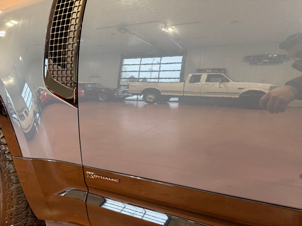 2021 Land Rover Defender Image 12