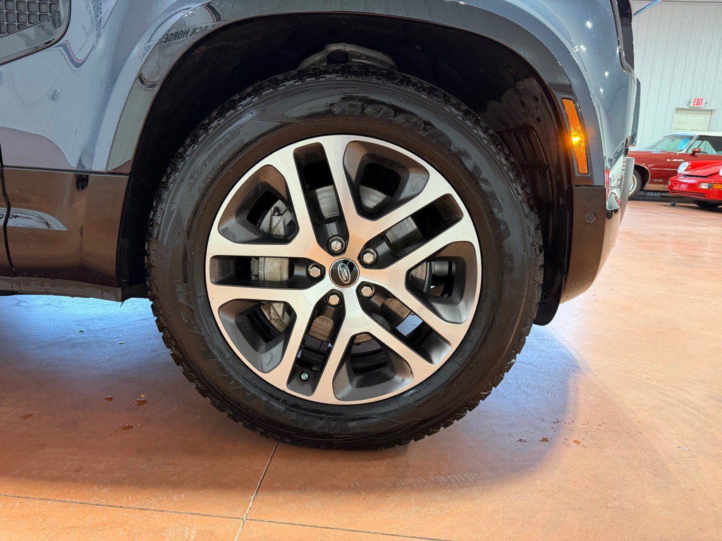 2021 Land Rover Defender Image 16