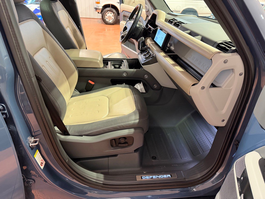 2021 Land Rover Defender Image 24