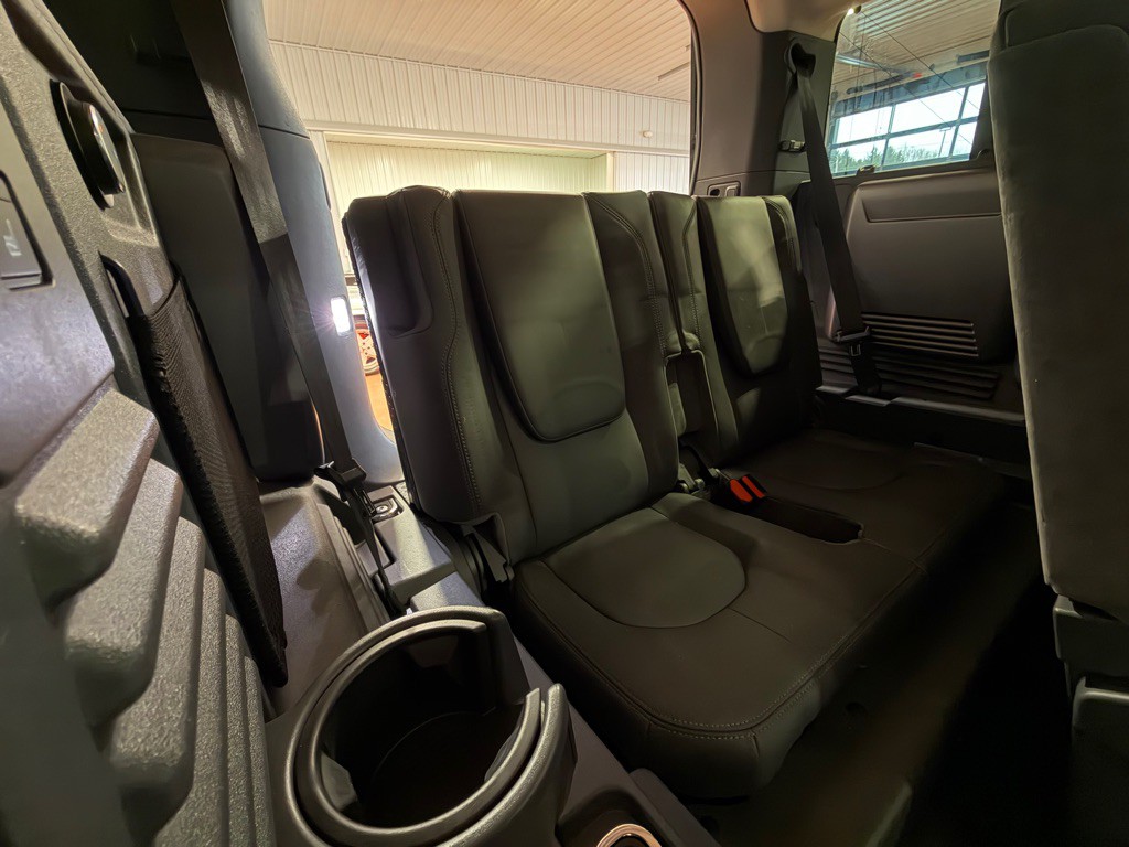 2021 Land Rover Defender Image 29