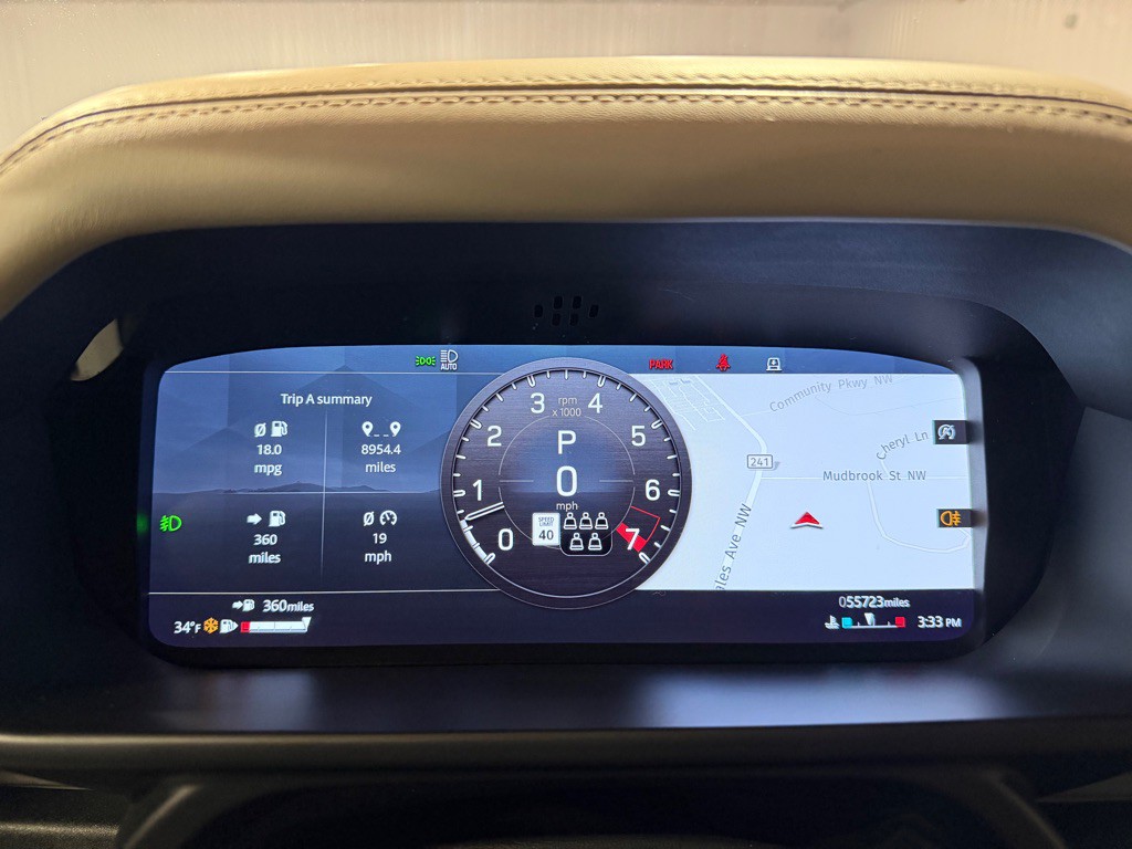 2021 Land Rover Defender Image 35