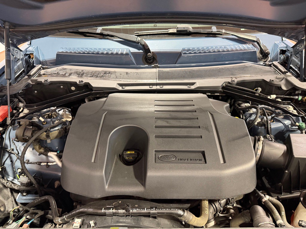 2021 Land Rover Defender Image 44